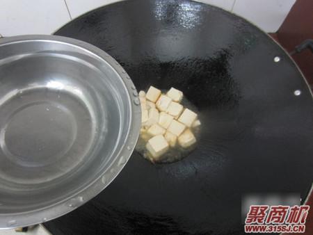 海带豆腐汤家常做法大全步骤图5