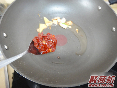青鱼炖冻豆腐家常做法大全步骤图5