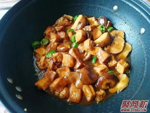 香菇炖豆腐家常做法大全步骤图9