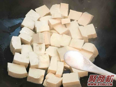 豆腐焖香菇家常做法大全步骤图4