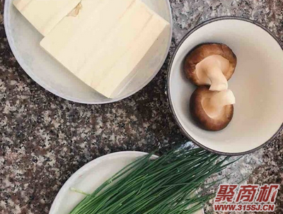 豆腐焖香菇家常做法大全步骤图1