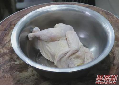 大厨特制电饭锅焖鸡家常做法大全步骤图1