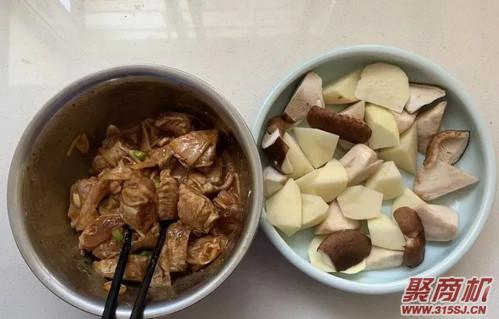 腐乳蒸鸡翅家常做法大全步骤图6