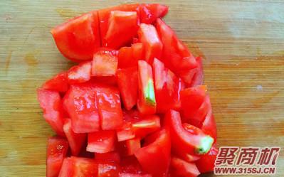 西红柿疙瘩汤家常做法大全步骤图1
