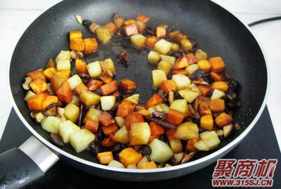 香菇土豆焖面家常做法大全步骤图4