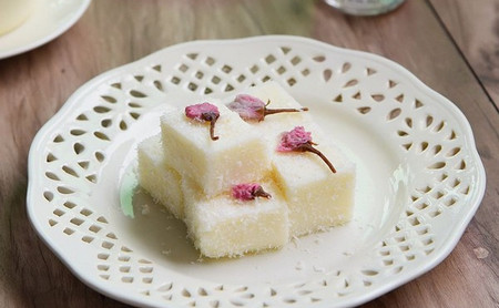 樱花椰奶糕