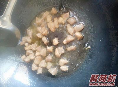 豌豆杏鮑菇炒肉丁家常做法大全步驟圖5