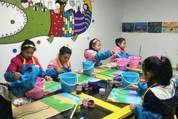 儿童美术培训机构加盟开店多少钱？