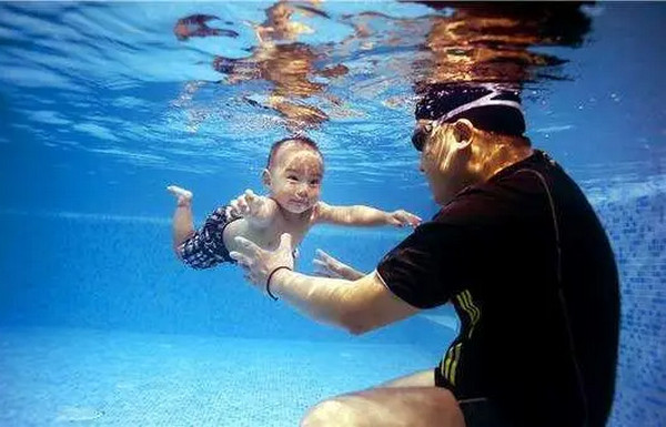 开婴儿游泳馆利润如何？