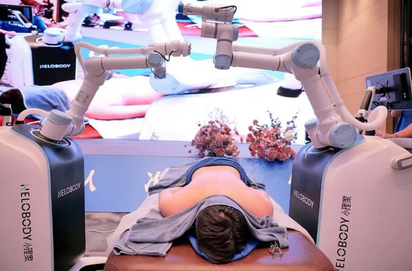 小理家智能理疗机器人怎么使用？